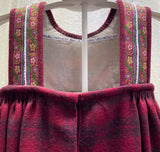 Hallingstakk Jente med perlesnor