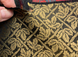 Nr. 293,   1 bit! Damask. En liten revne i kanten- se bilde!